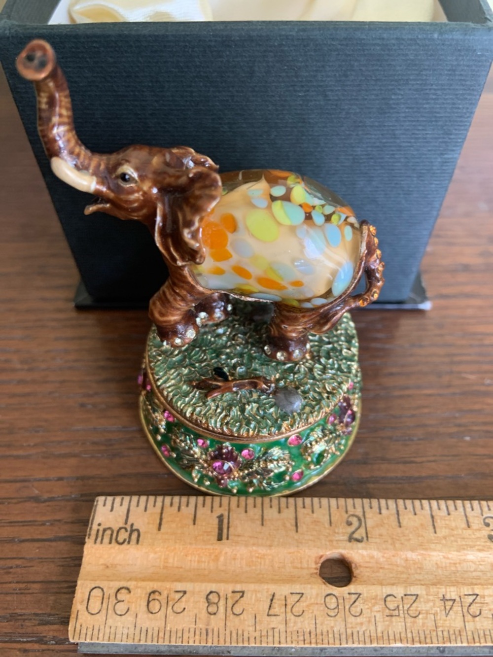 Fitz and Floyd Brown Elephant Trinket Box with Multicolor Glass Back - Picture 8 of 14